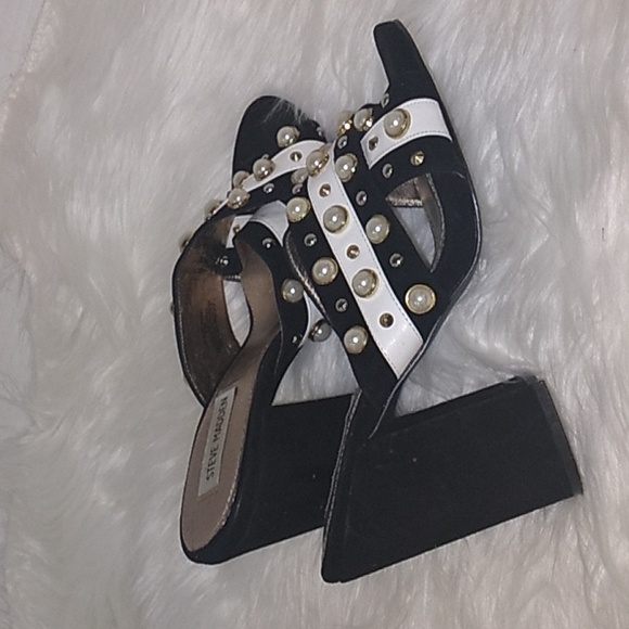 Steve Madden 8.5 Nubuck Pearl & Gold Accent Slip Ons - Picture 3 of 5